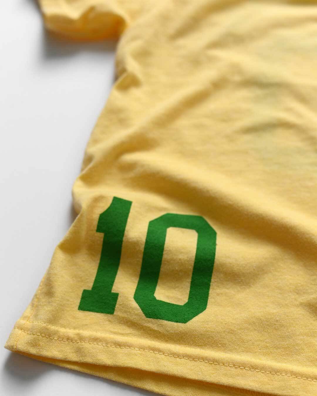 Pelé #10 Brasil Gold Kid&#39;s Tee - Roots of Fight Canada