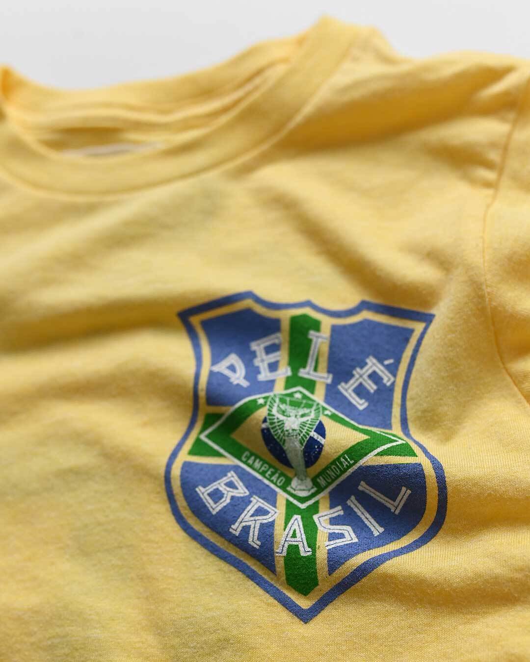 Pelé #10 Brasil Gold Kid&#39;s Tee - Roots of Fight Canada