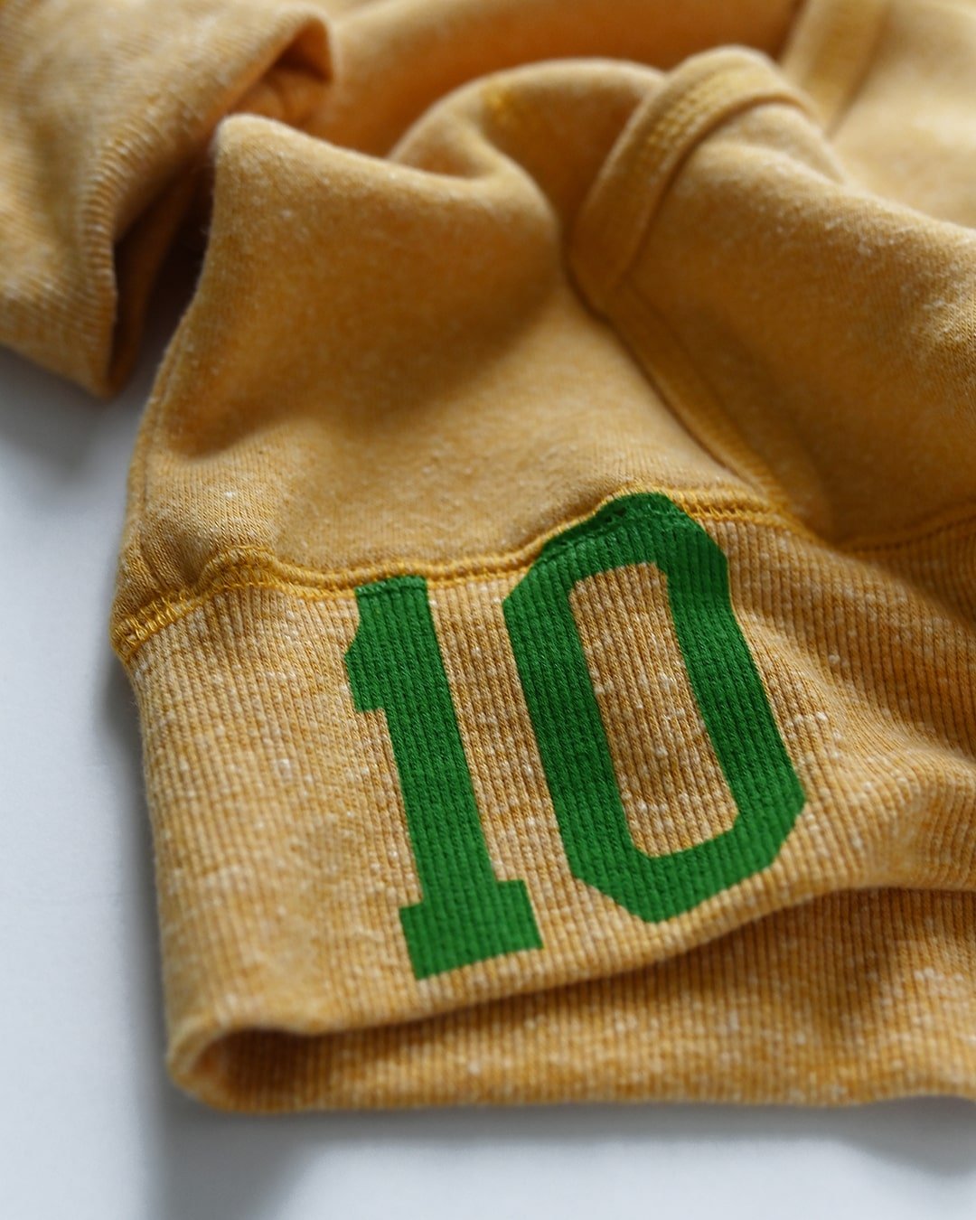 Pelé #10 Brasil Gold PO Hoody - Roots of Fight Canada